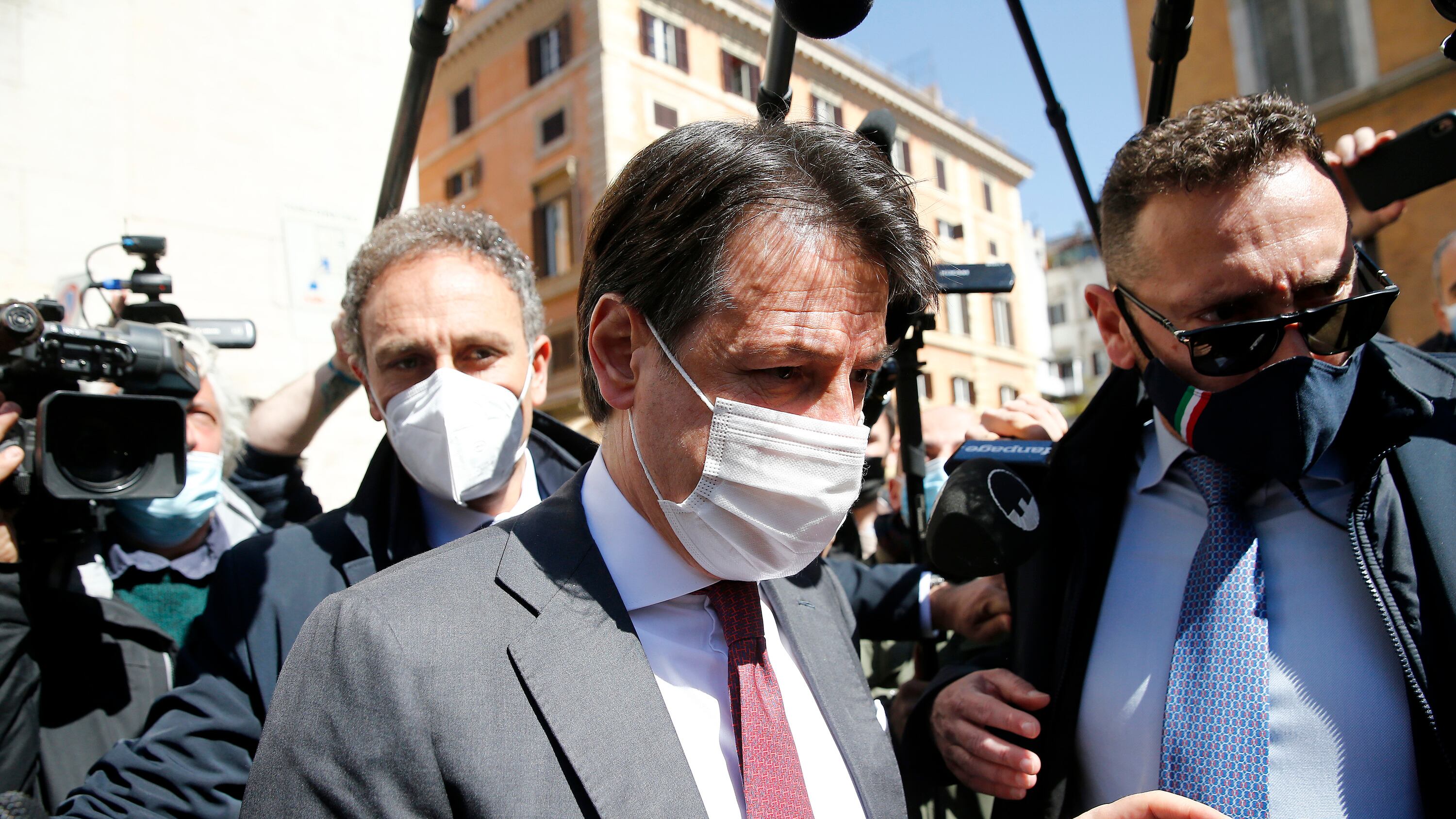 Conte vuole rifondare il M5S