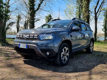 Dacia Duster Journey 2023, si evolve con il cambio automatico e ben 150 CV: la nostra prova