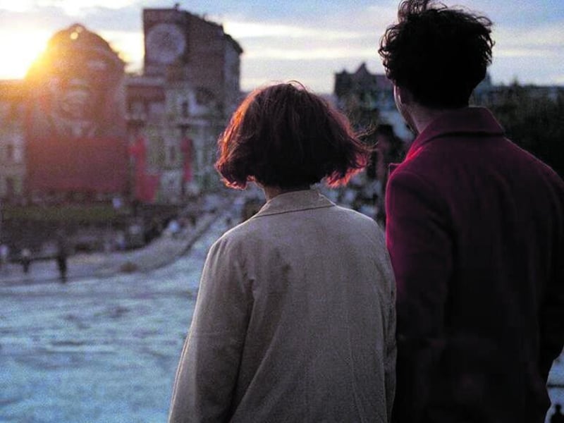 Il totalitarismo si finge arte (e viceversa) in “Dau”