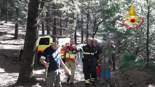 Varese, donna di 87 anni si perde nel bosco: ritrovata dopo un'ora di ricerche 4