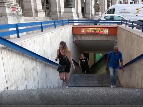 Metro Repubblica, la scala mobile appena inaugurata è già fuori uso
