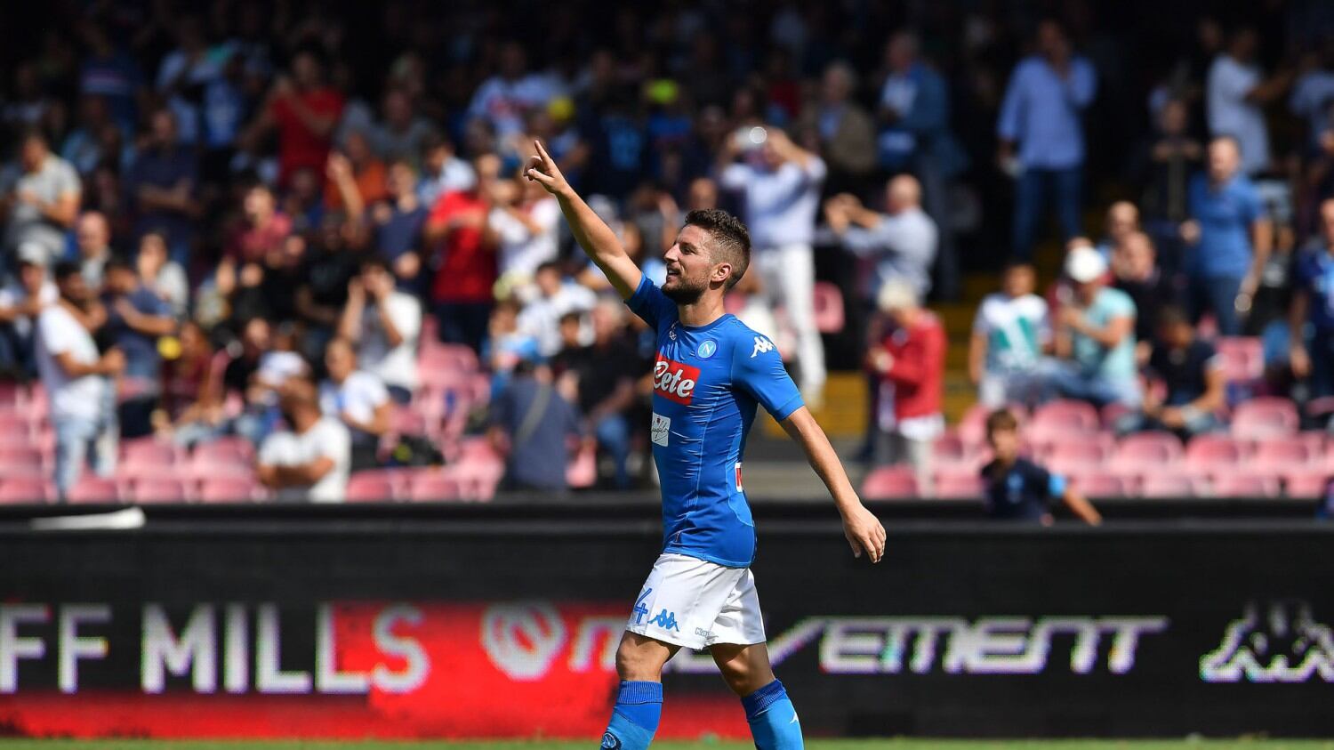Il Napoli non si ferma più: 3-0 al Cagliari e settima vittoria consecutiva