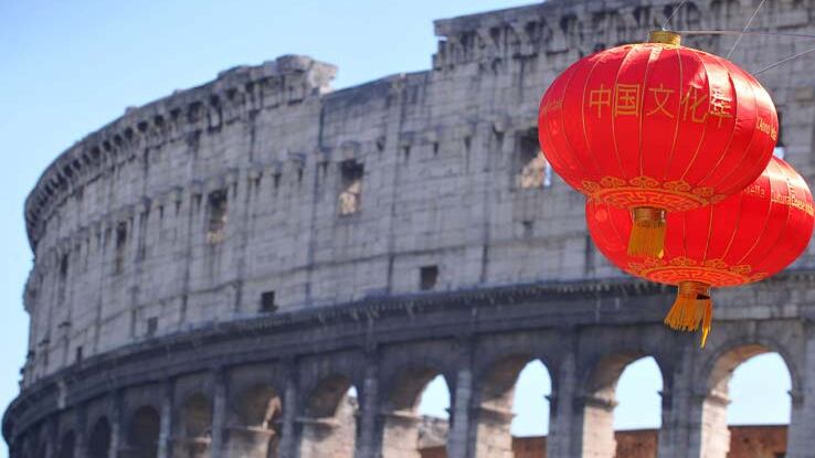 La crisi economica in Italia? Non la sentono solo i cinesi
