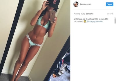Playmate nuda sul vulcano sacro, le foto 17