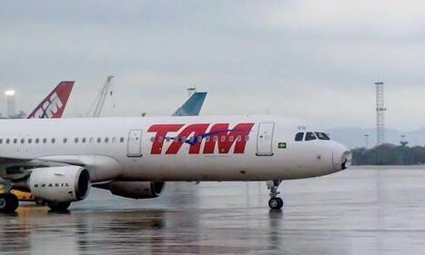 Aereo della TAM distrutto dalla grandine 2