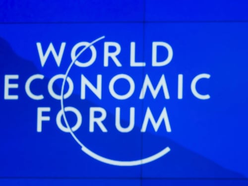 Si raffredda l'inflazione (+1%), ma Davos teme i dazi americani