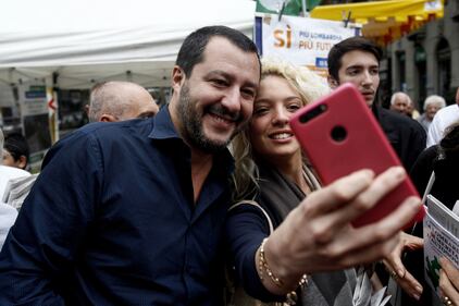 Milano, antagonisti attaccano Salvini 14