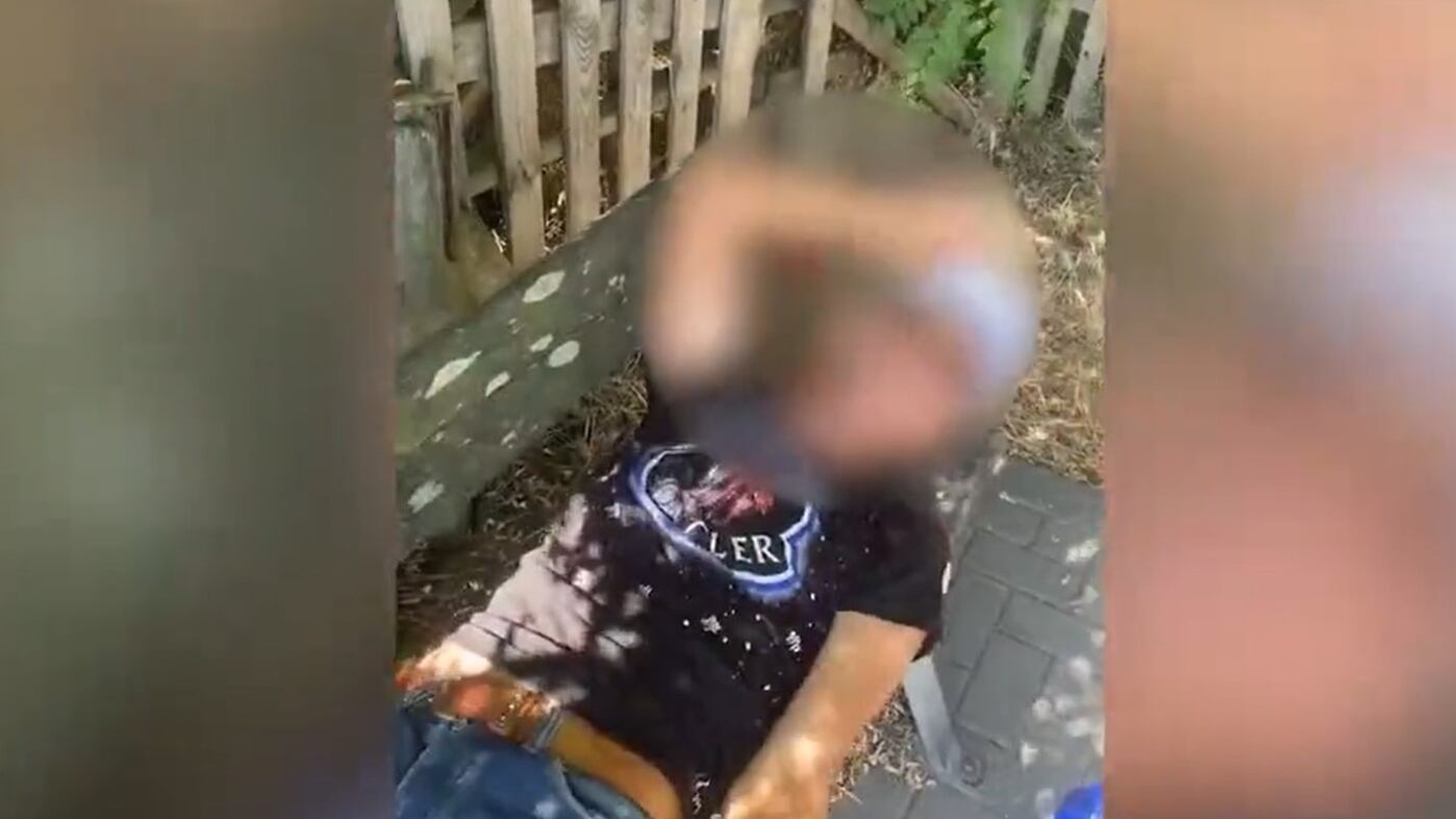"Fingono di star male e poi...". Lo sfregio dei magrebini all'ambulanza