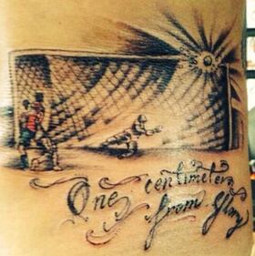 Pinilla si tatua il gol sbagliato contro il Brasile 1