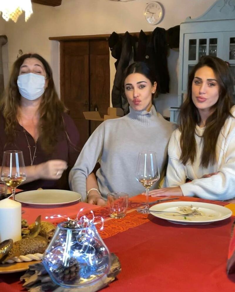 Da Chiara Ferragni a Belen Rodriguez. Il Natale dei vip in foto 1