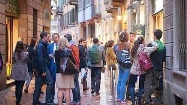 Auto d'epoca, vino e cioccolata nelle vie dell'antico anfiteatro