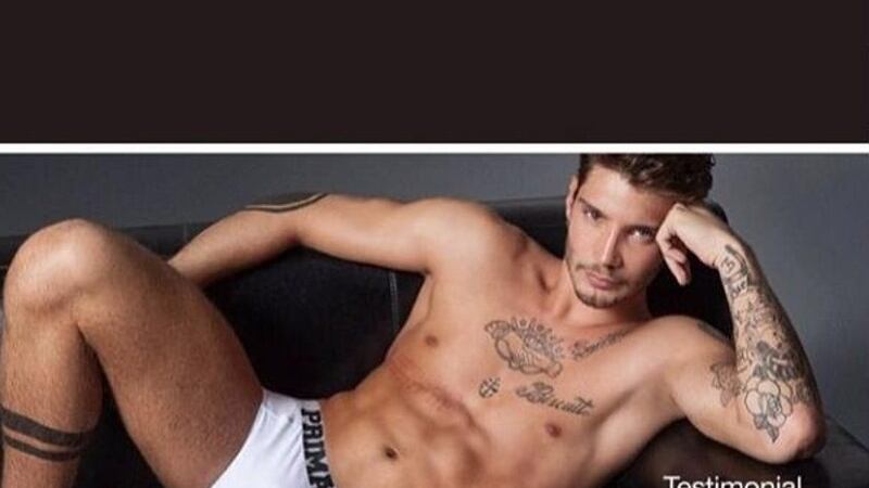 Stefano De Martino hot "scimmiotta" Beckham