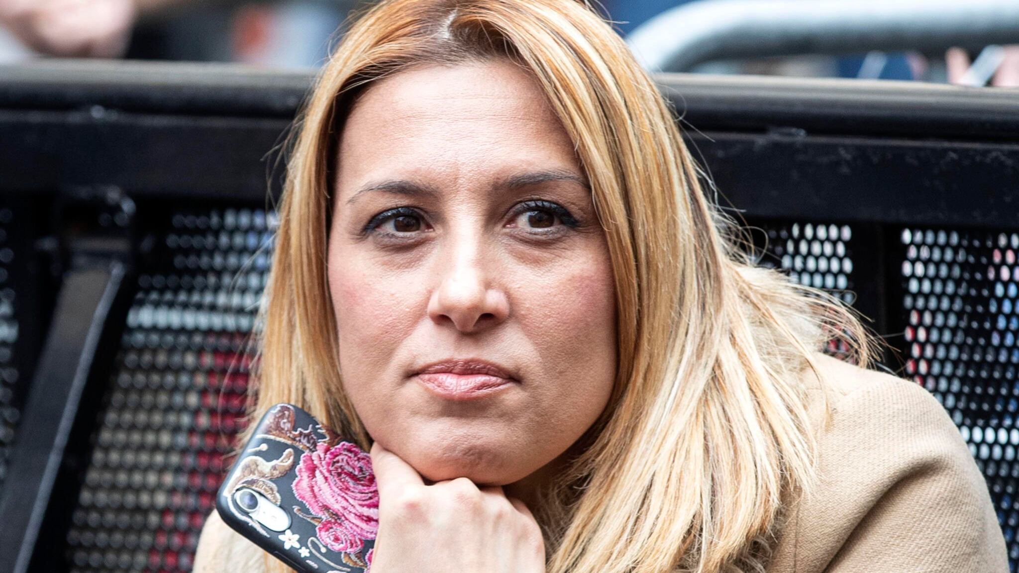 Alla manifestazione degli ex 5S spunta pure la compagna di Di Maio
