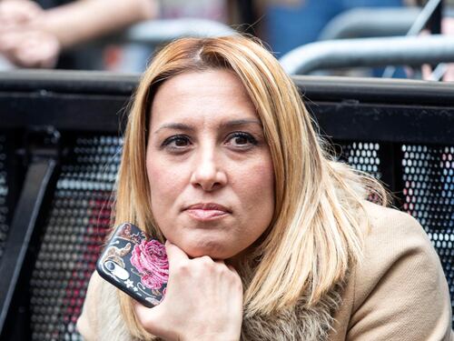 Alla manifestazione degli ex 5S spunta pure la compagna di Di Maio