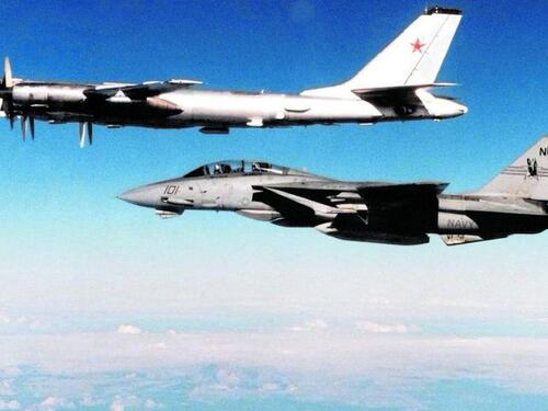 Russia e Cina muovono i bombardieri: alta tensione nei cieli dell'Asia
