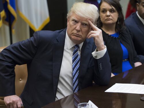 Giudice delle Hawaii blocca il nuovo decreto di Trump sugli immigrati