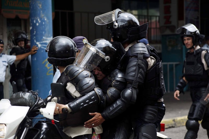 Duri scontri in Venezuela 12