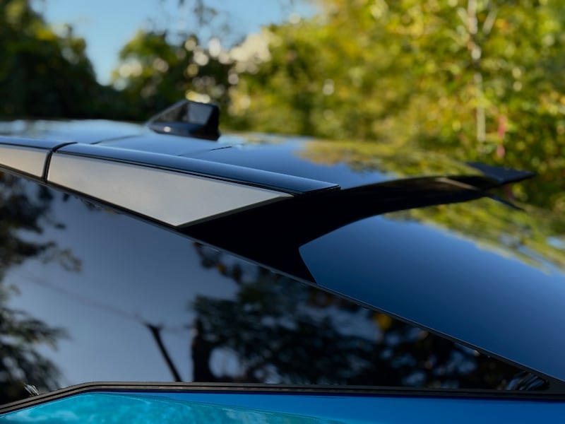 Peugeot E-3008: la gallery del nuovo SUV Fastback elettrico francese 7