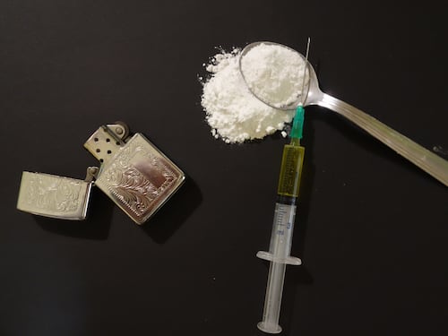 Milano, cocaina in candele religiose: così è stato sgominato un traffico in Brianza