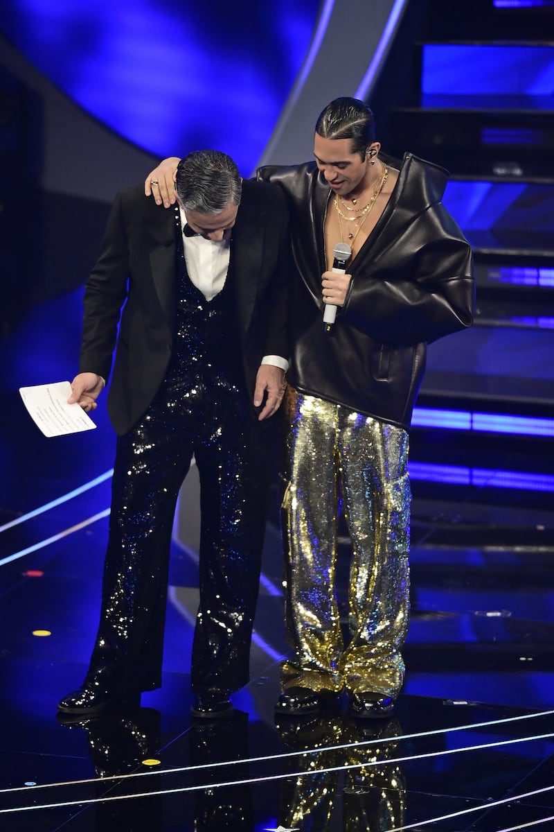 Sanremo 2024: ecco il look della finalissima del Festival di Mahmood 2