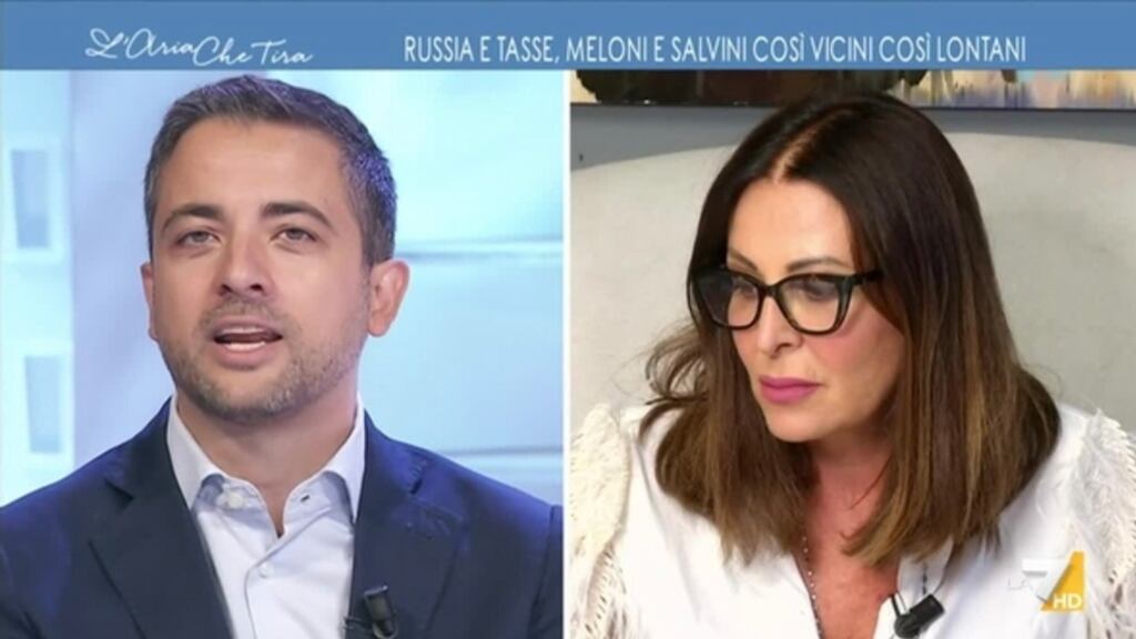 "Chi è 'sto cafone?". È scontro tra Santanché e il dem