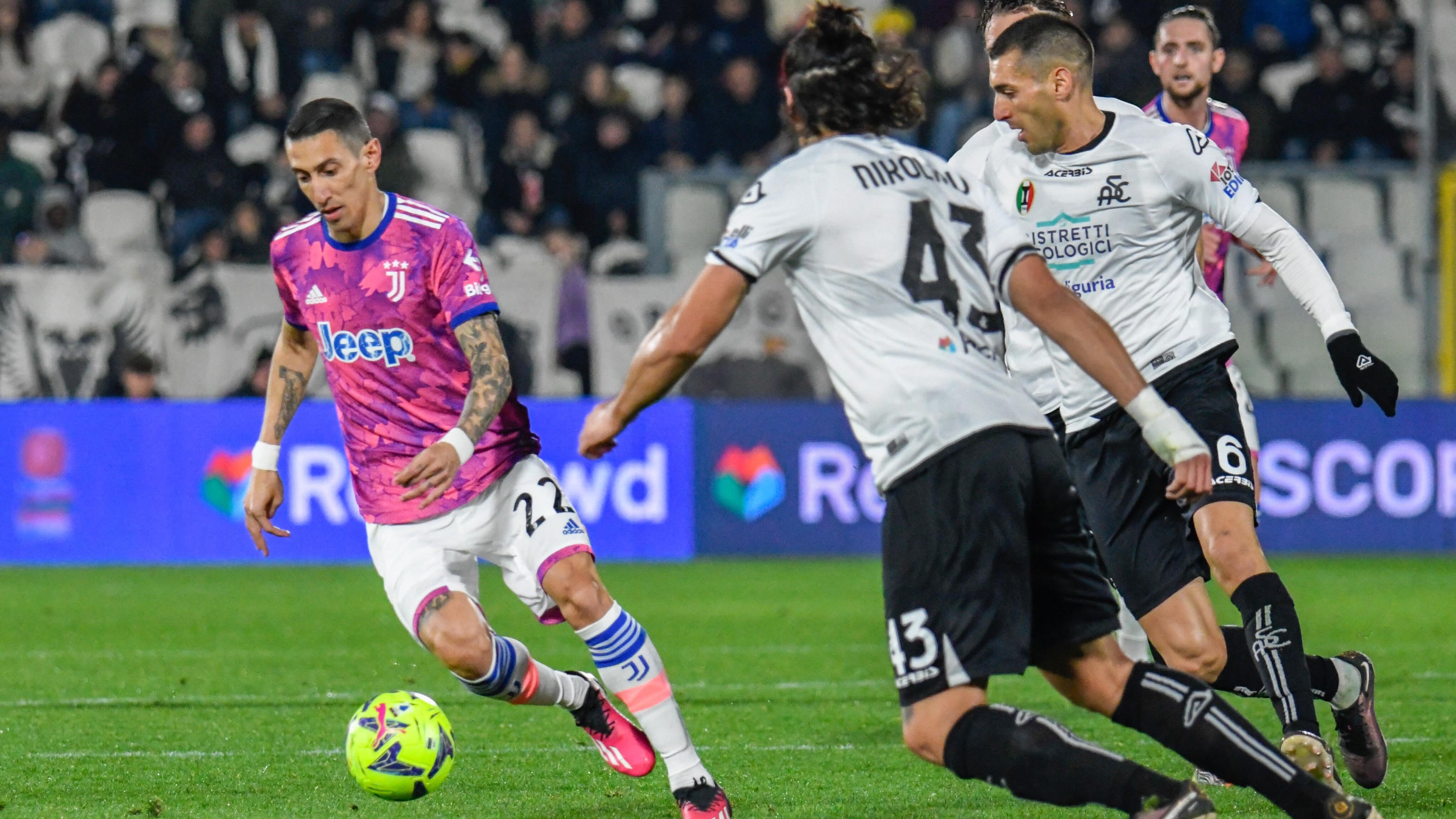 Il campionato carnevalesco col carro noia bianconero