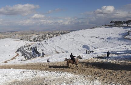 Una coltre di neve ricopre Gerusalemme 5
