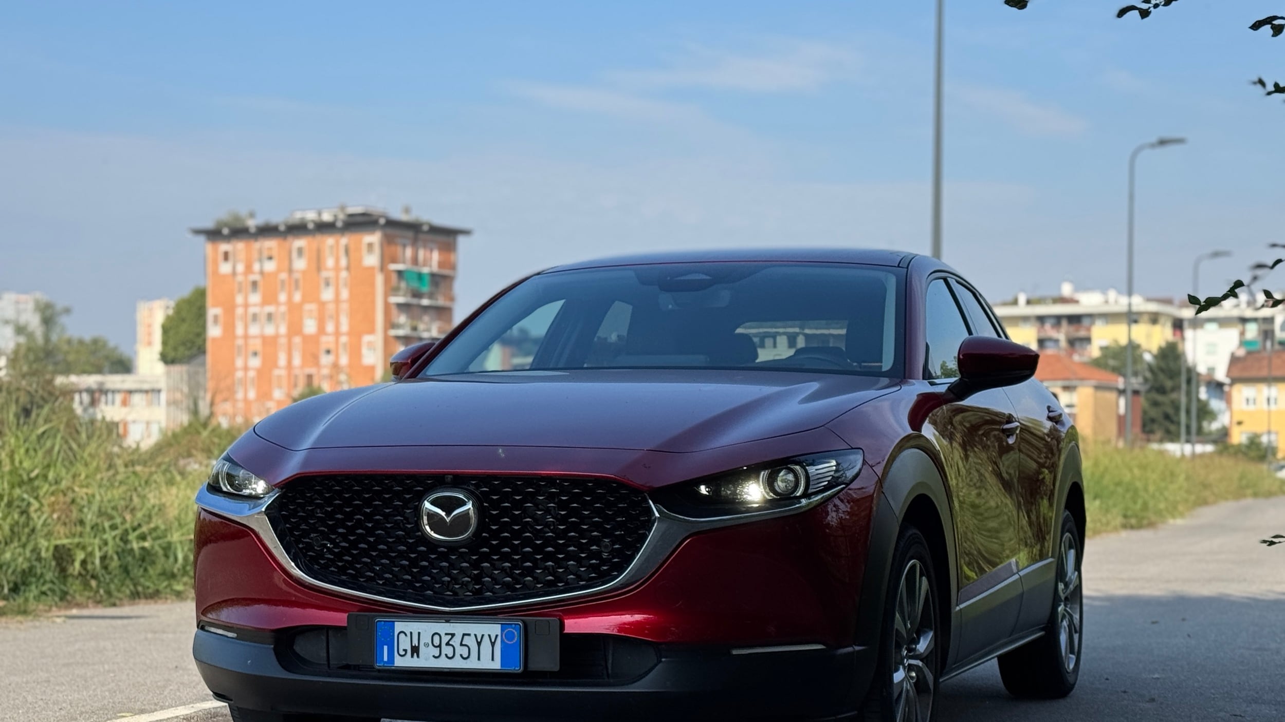 Mazda CX-30 2025: come va e come cambia il crossover ibrido giapponese