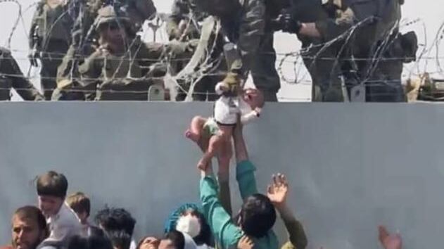 Kabul, sparito uno dei bimbi "affidati" ai soldati Usa