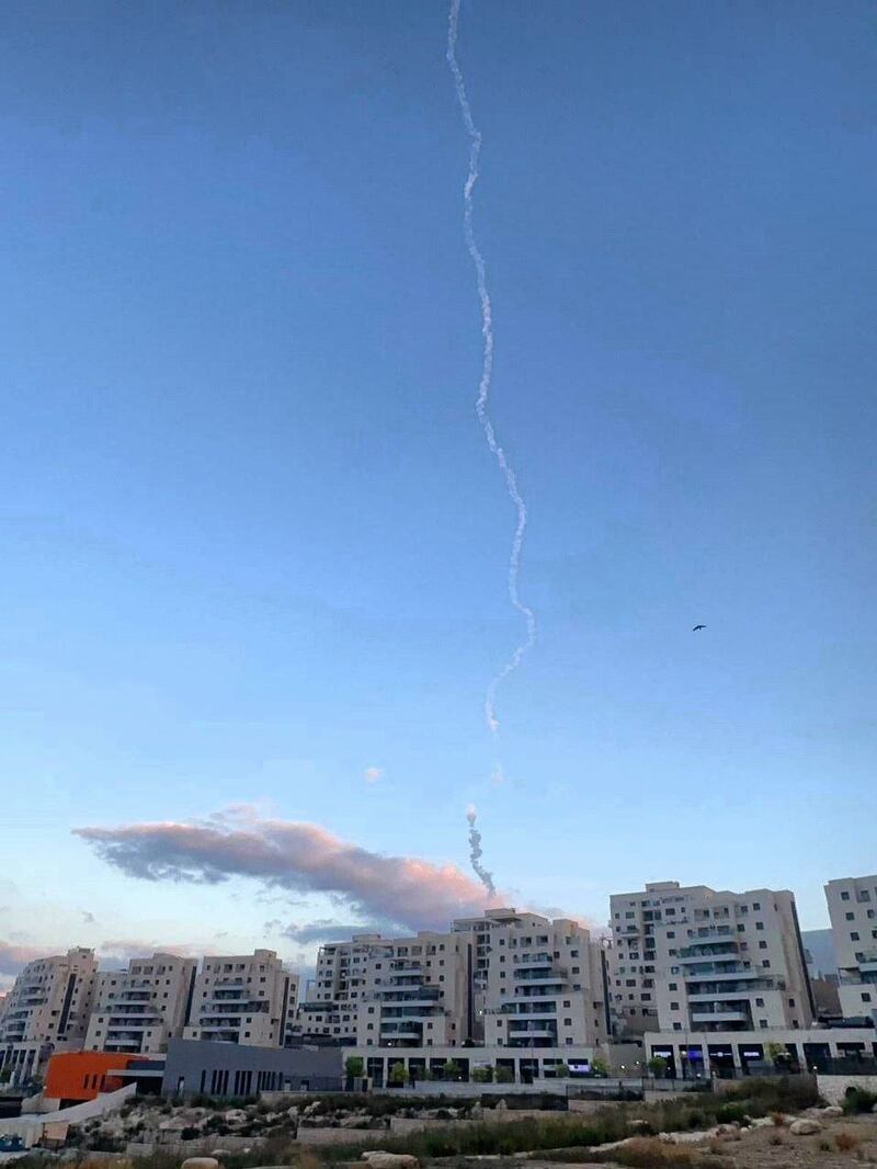 Le immagini dell'attacco Houthi a Israele con un missile ipersonico 2