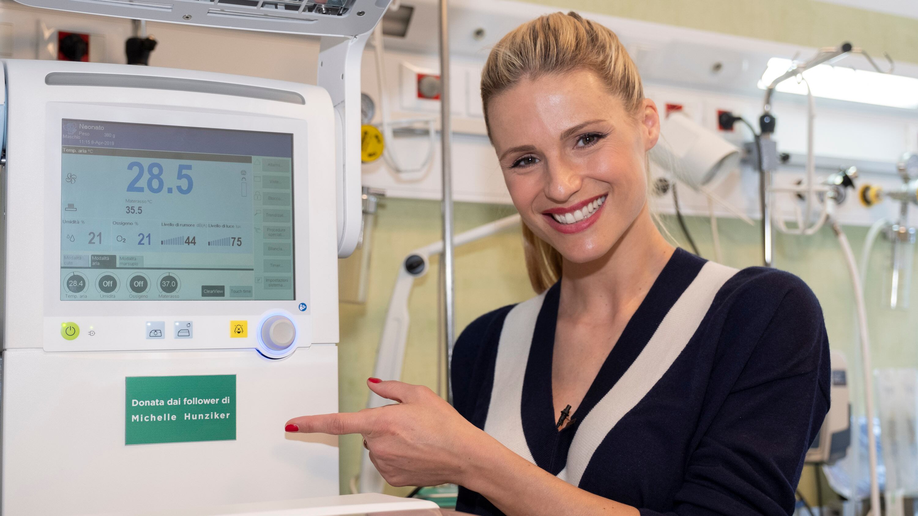 "Svuoto il mio armadio per una giusta causa". La sfida social di Michelle Hunziker è un grande successo