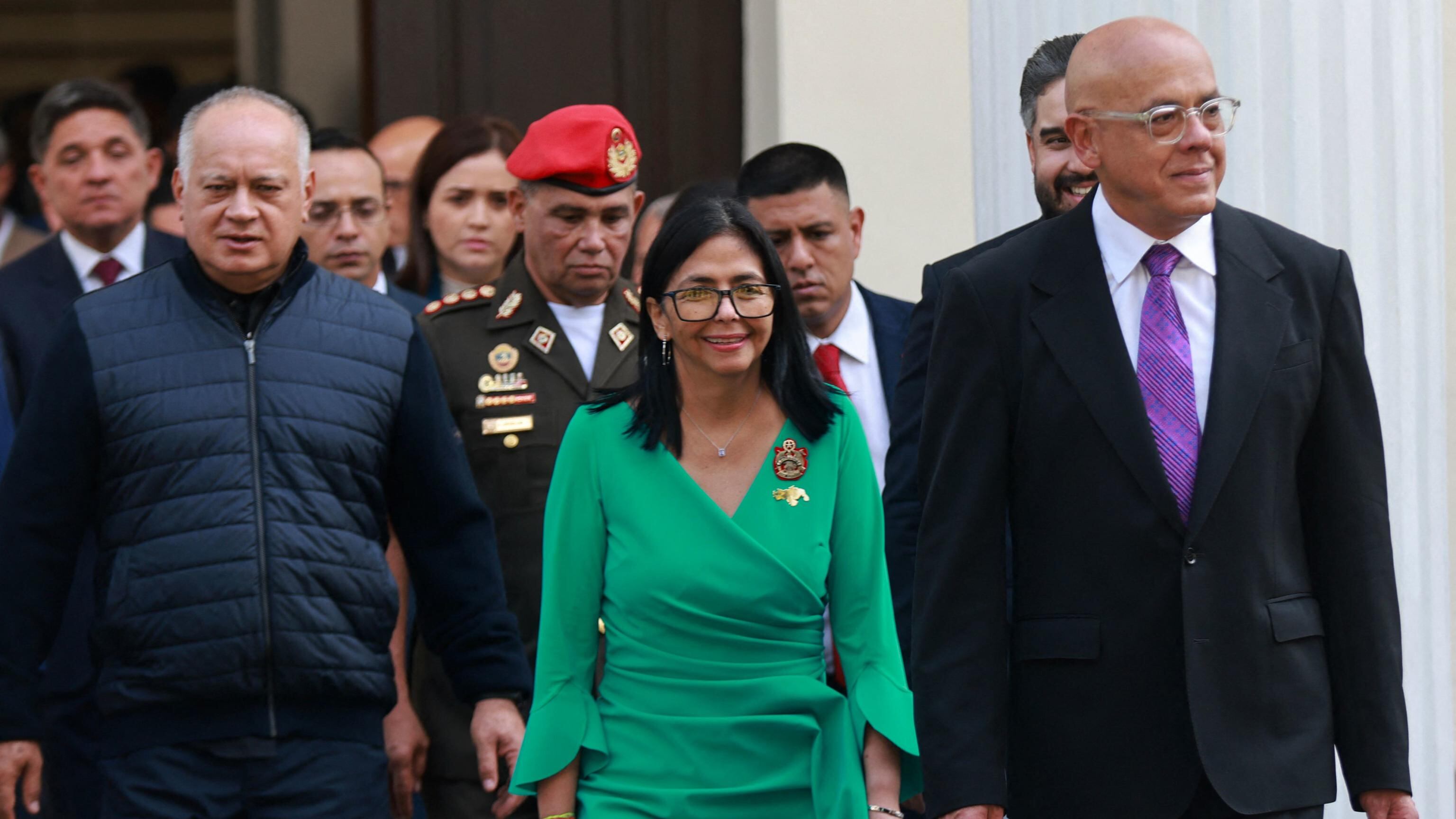 Carri armati, blocchi, sparatorie. La repressione della "presidenta"