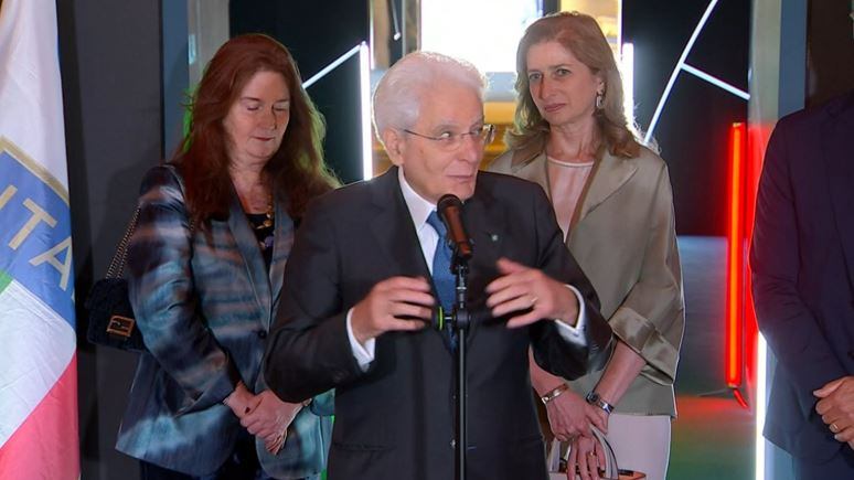 Parigi, inaugurata Casa Italia alla presenza di Mattarella