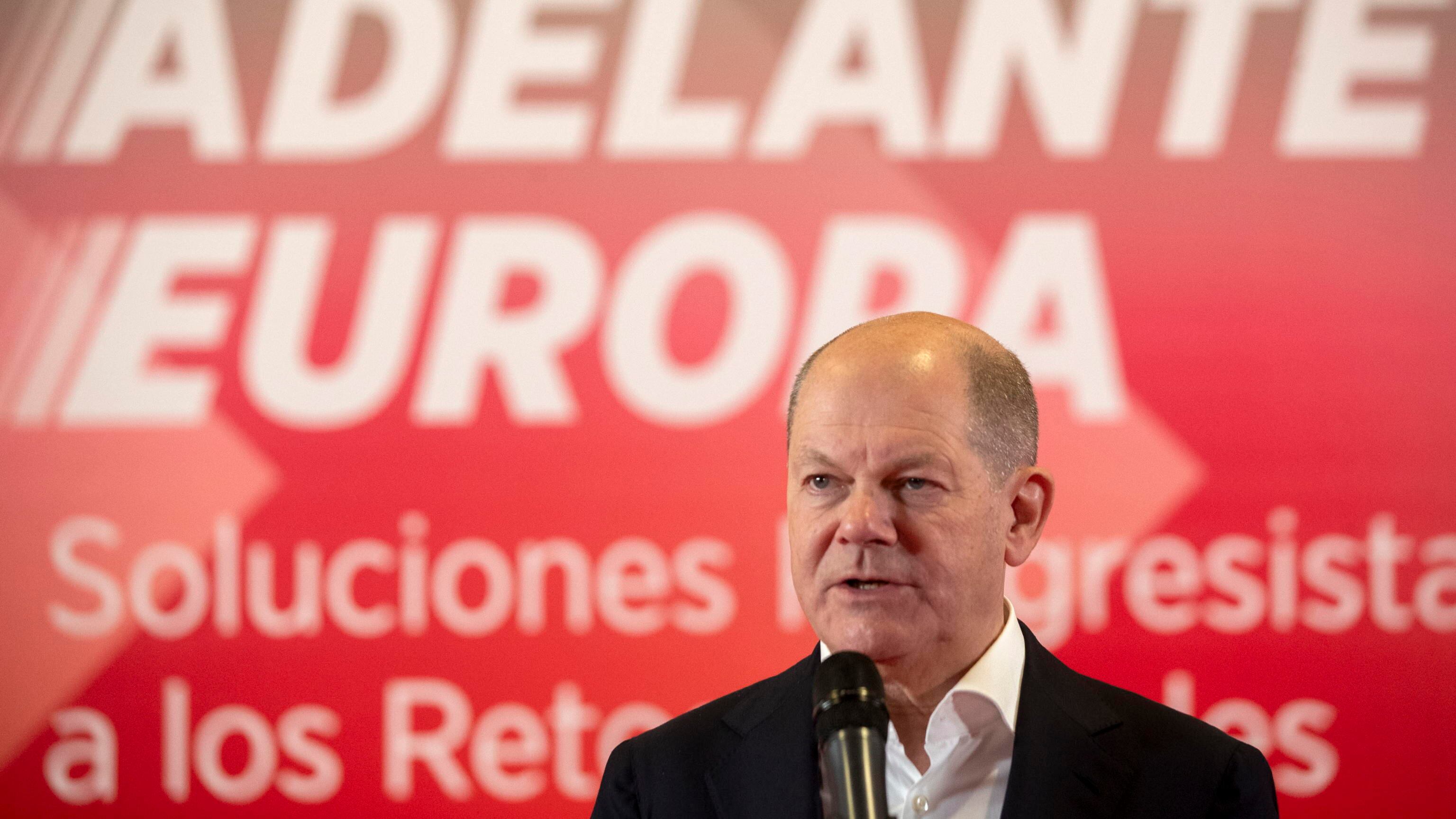 "Osserviamo il modello Albania". Lo schiaffo di Scholz alla sinistra italiana