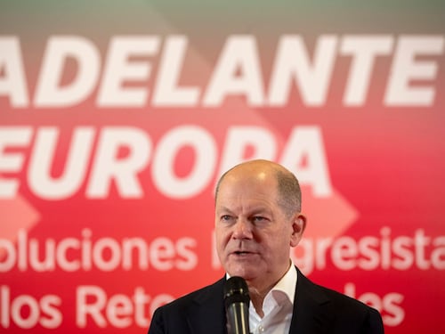 "Osserviamo il modello Albania". Lo schiaffo di Scholz alla sinistra italiana