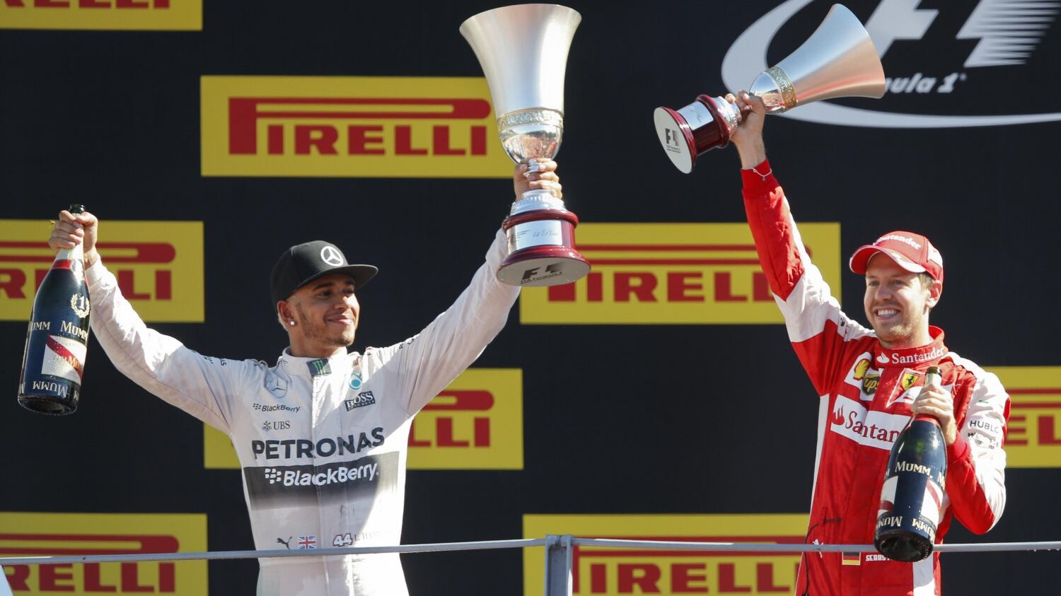 La FIA congela il titolo di Lewis Hamilton: motore sotto inchiesta