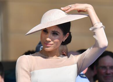 Meghan Markle solare alle celebrazioni per Carlo 7