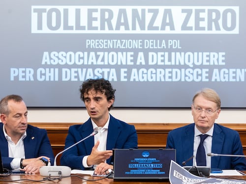 Proposta FdI: “Associazione a delinquere per i violenti”