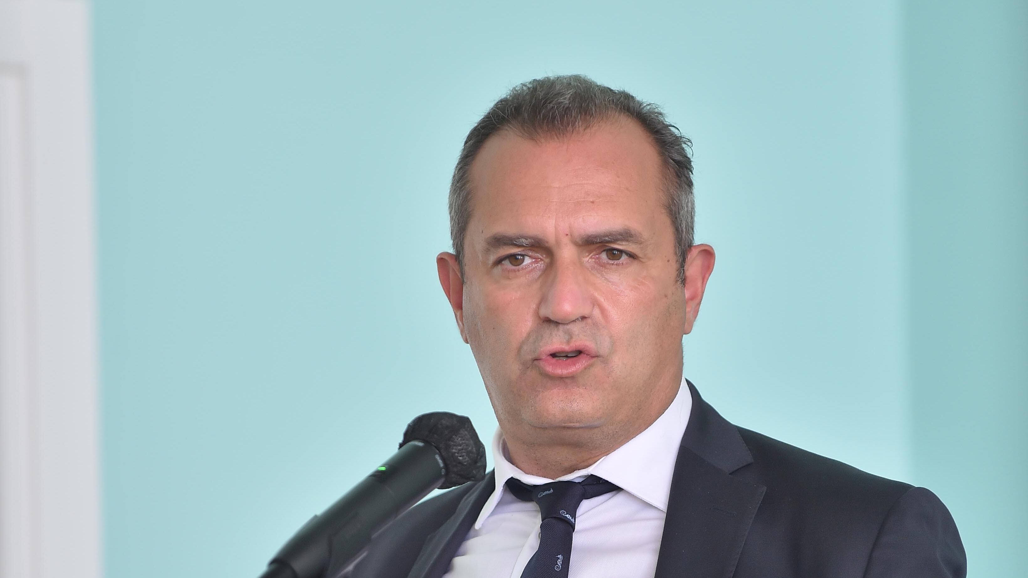 L’ex sindaco De Magistris attacca Manfredi: "Una fitta rete di silenzi avvolge da mesi la città"