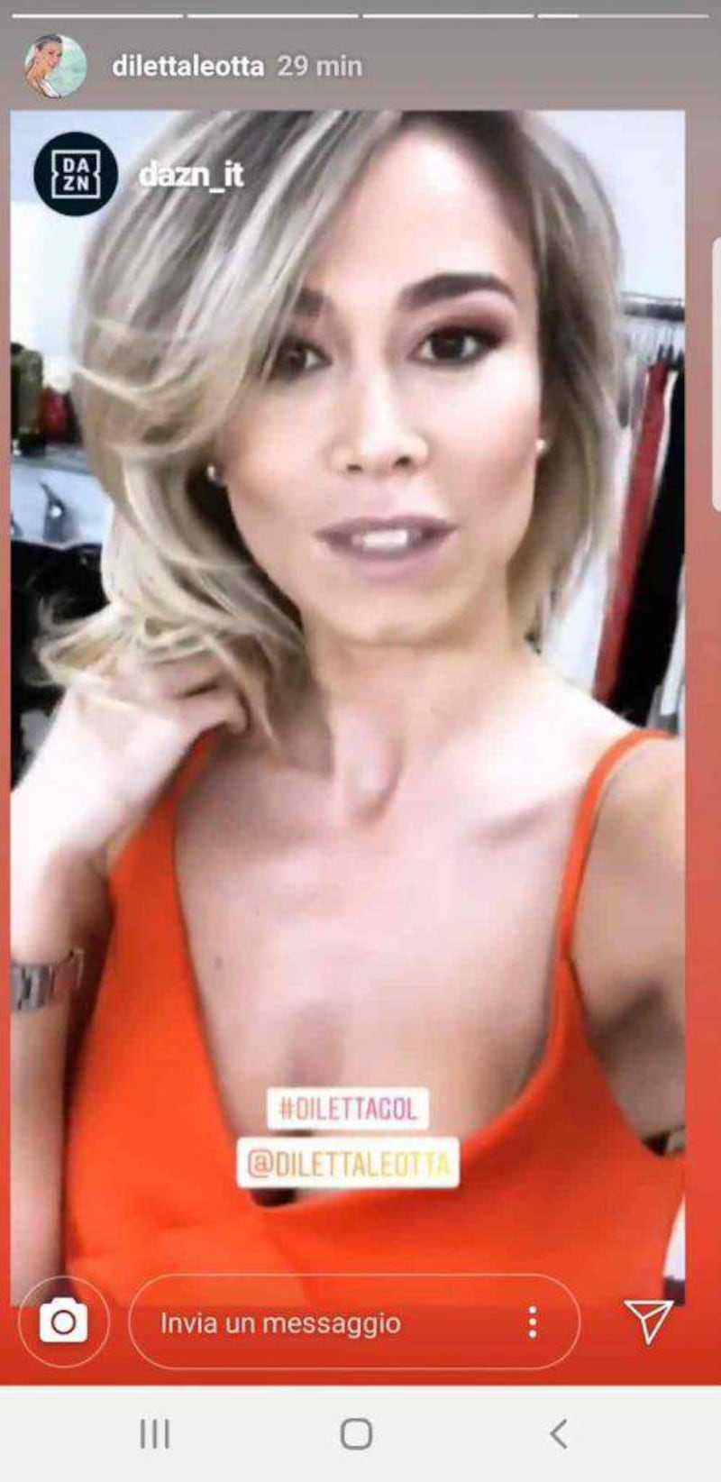 Diletta Leotta prima della diretta: prova a coprire la scollatura senza successo