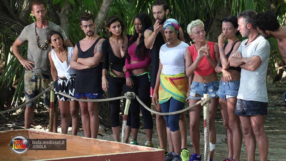 Isola, Brice commosso pensa alla moglie Elena