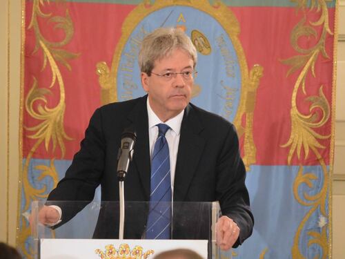 Gentiloni: "La maggioranza è solida. Il mio dovere è la stabilità"