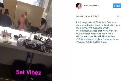 Kim Kardashian sexy con i capelli rosa 2