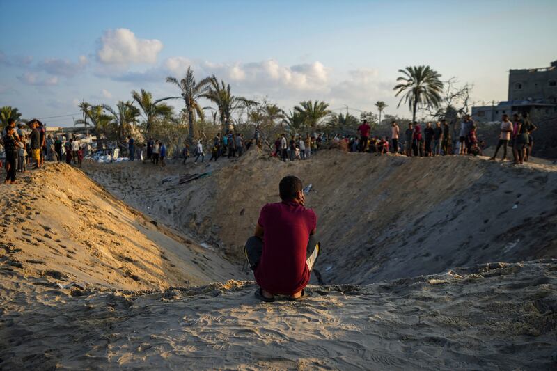 Attacco di Israele su Khan Younis: le immagini della distruzione 1