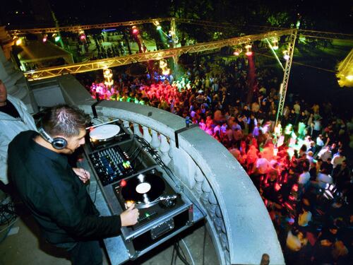Milano è tornata in pista. "E le disco badano ai giovani"