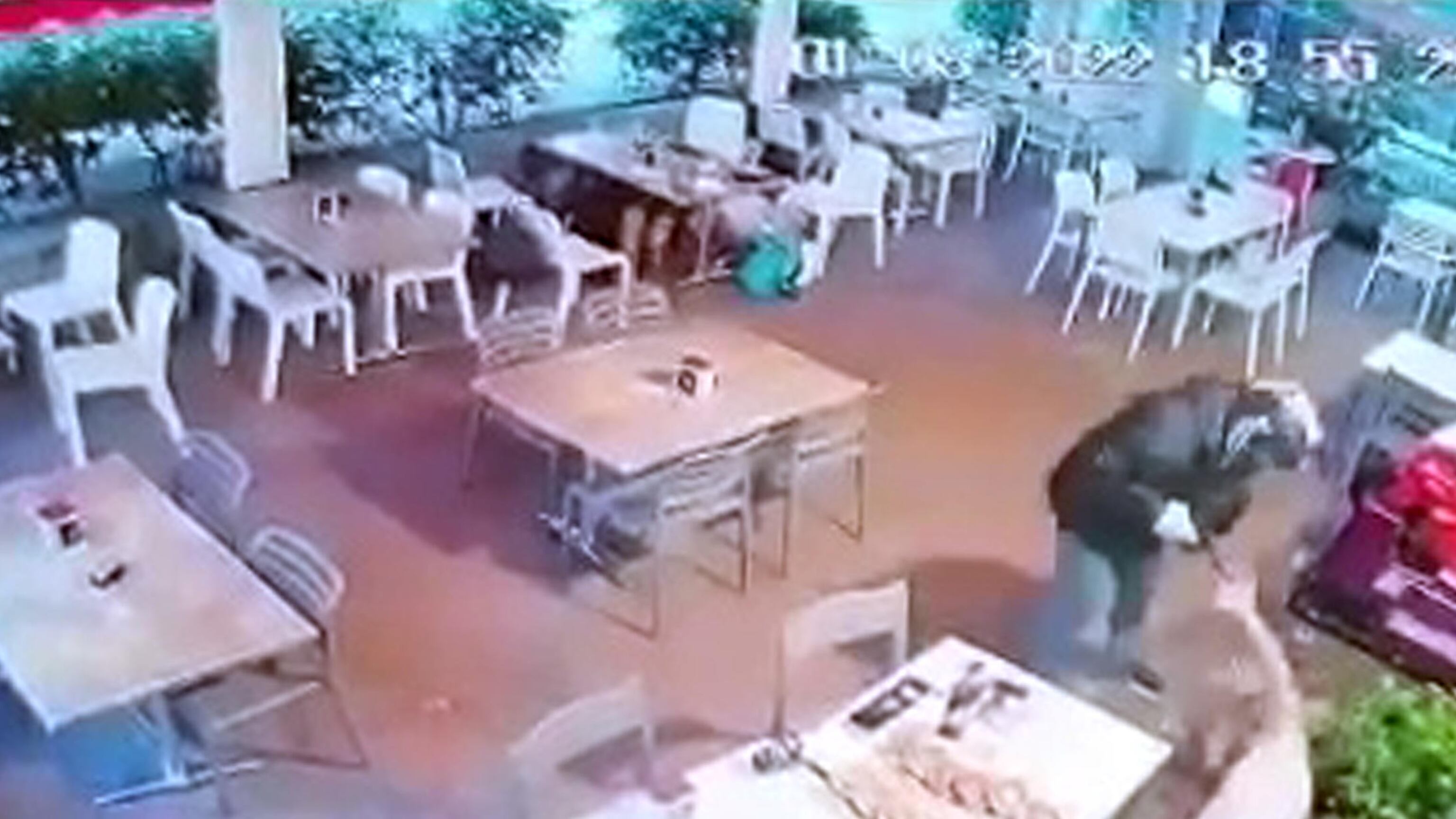 Sparatoria a Pescara. "Killer professionista ha rubato i cellulari"