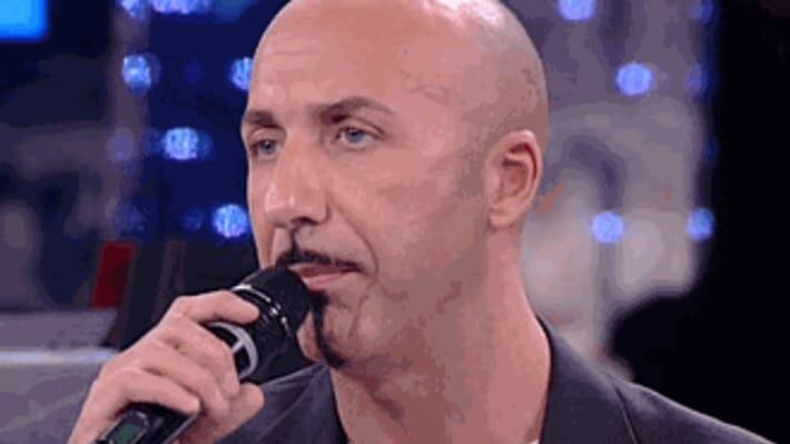 "Sta screditando il programma…" La produzione di Amici sbotta e mette a tacere Luca Jurman