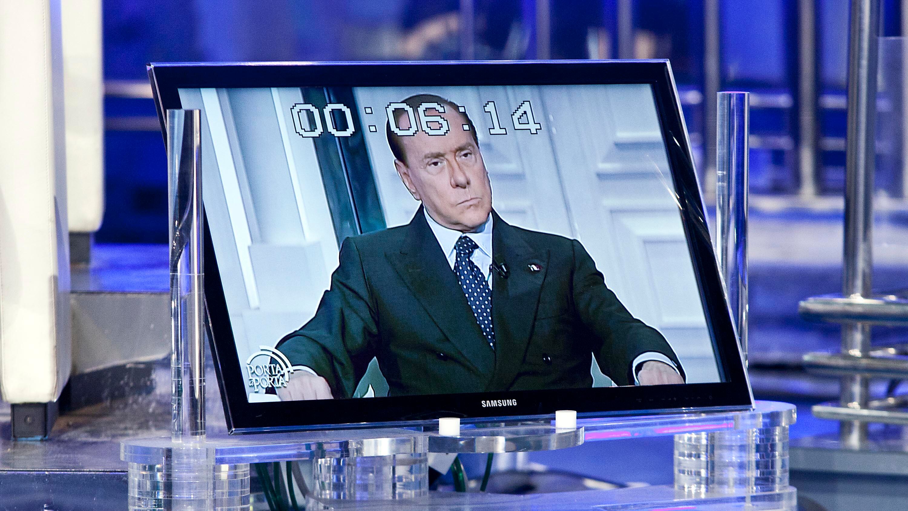 Berlusconi avverte Monti: "Se ti candidi, dici addio al Colle"
