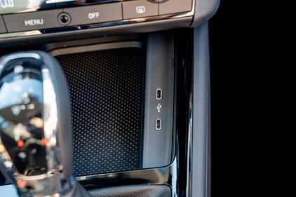 Skoda Kamiq Black Dots 18