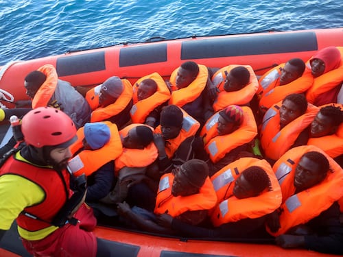 In due giorni salvati 1000 migranti: inviate tre motovedette di Lampedusa